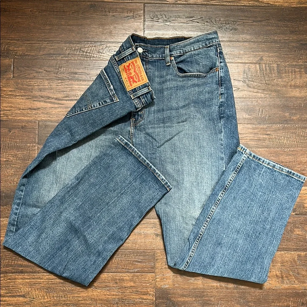 Levi's 505 40 32 jean’s blue Relaxed straight with Distressed Details men’s